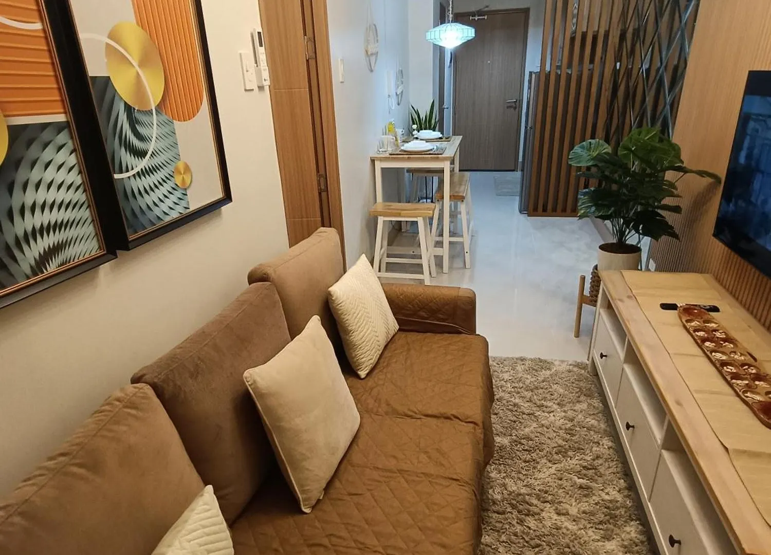 Clmn Staycation Metro Manila Capsule hotel