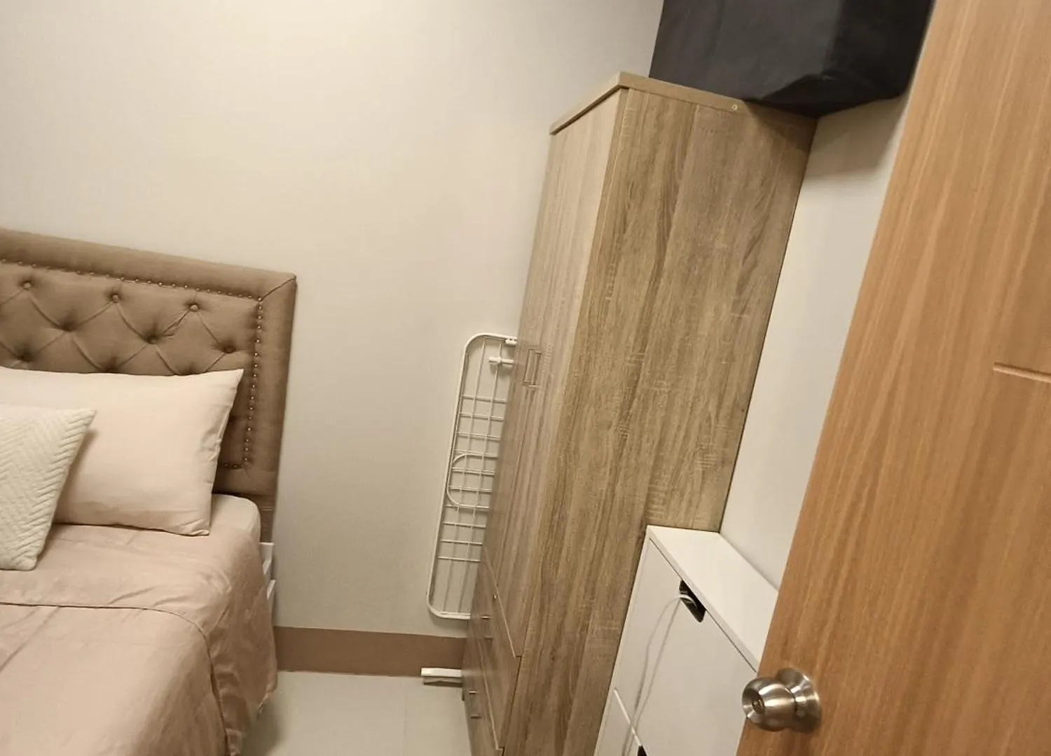 Capsule hotel Clmn Staycation Metro Manila Philippines