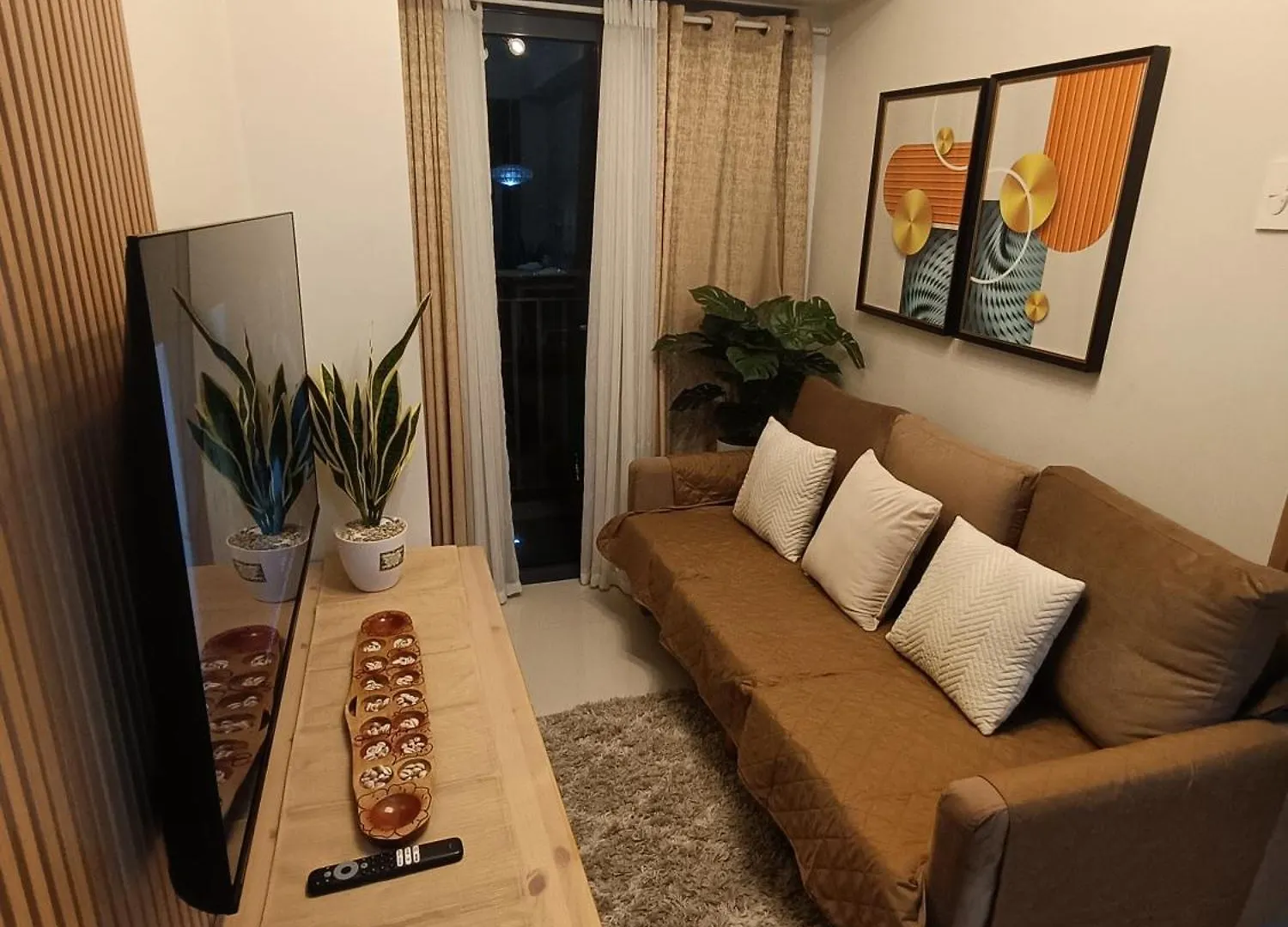 Capsule hotel Clmn Staycation Metro Manila